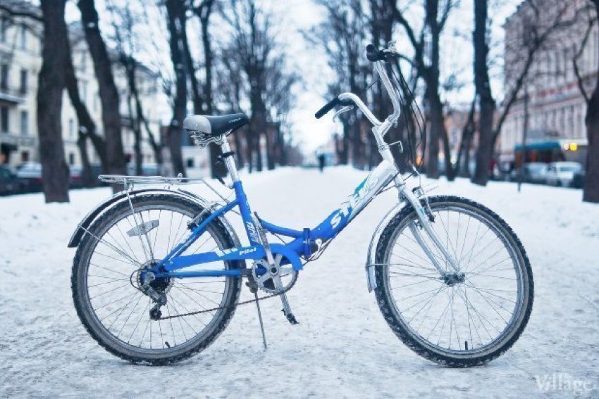 Житель Волгоградской области прокатился на велосипеде в 20-градусный мороз и попал под машину