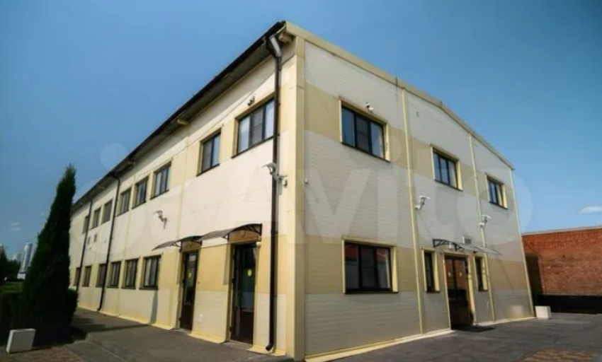 Опустевший центр содействия мигрантам продают под клинику в Волгограде