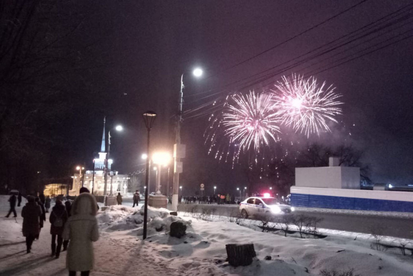 Салют в 30 залпов прогремит на набережной Волгограда 23 февраля