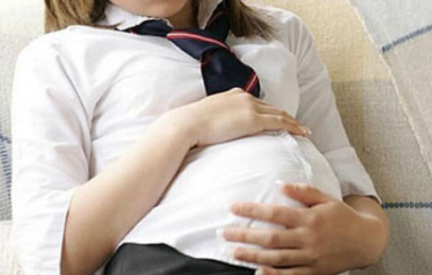 15-летняя камышанка забеременела от 24-летнего парня