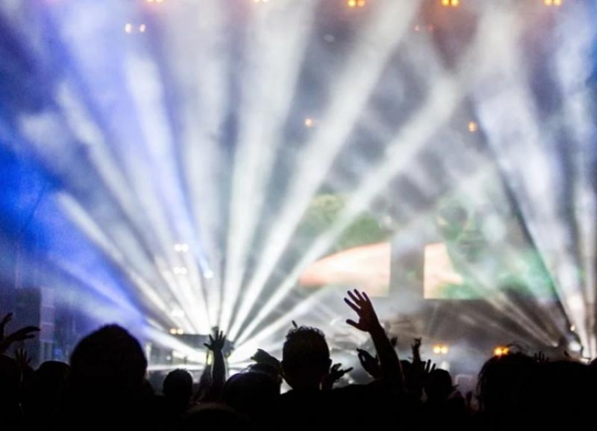 Волгоградцы возмущены ценами на билеты на концерт Наталии Орейро
