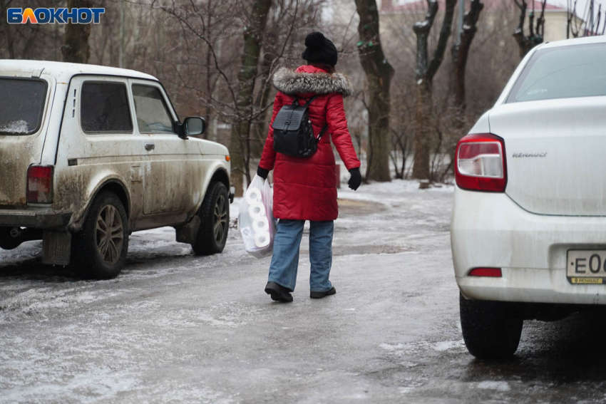 Уроки сокращены, дети в куртках: на холод в школах жалуются в Волгограде