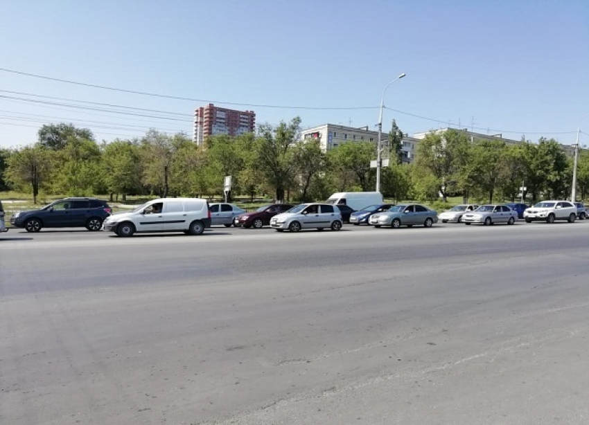 2-километровая пробка образовалась на севере Волгограда