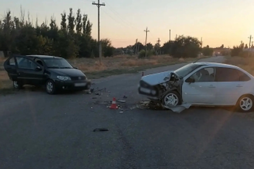  Четыре человека пострадали в ДТП на встречке под Волгоградом