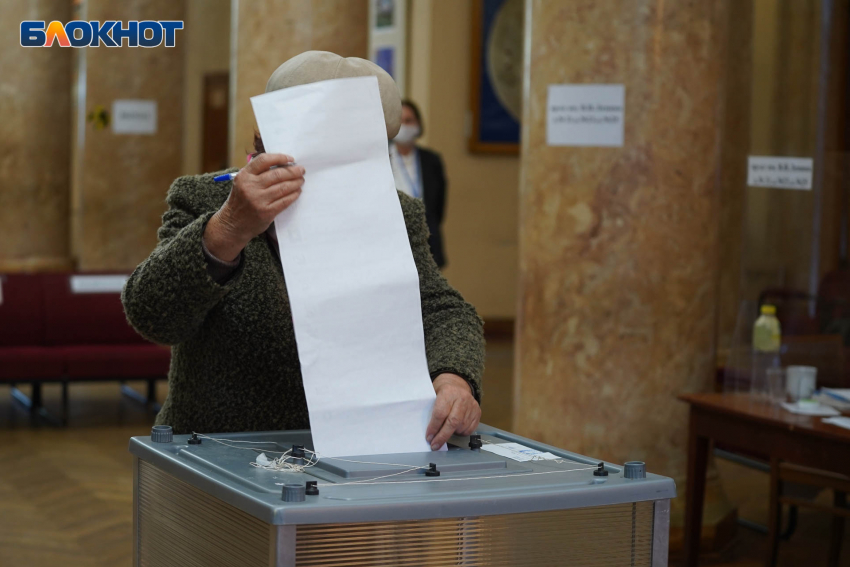 В Волгограде бюджетников заставляют голосовать на выборах по графику