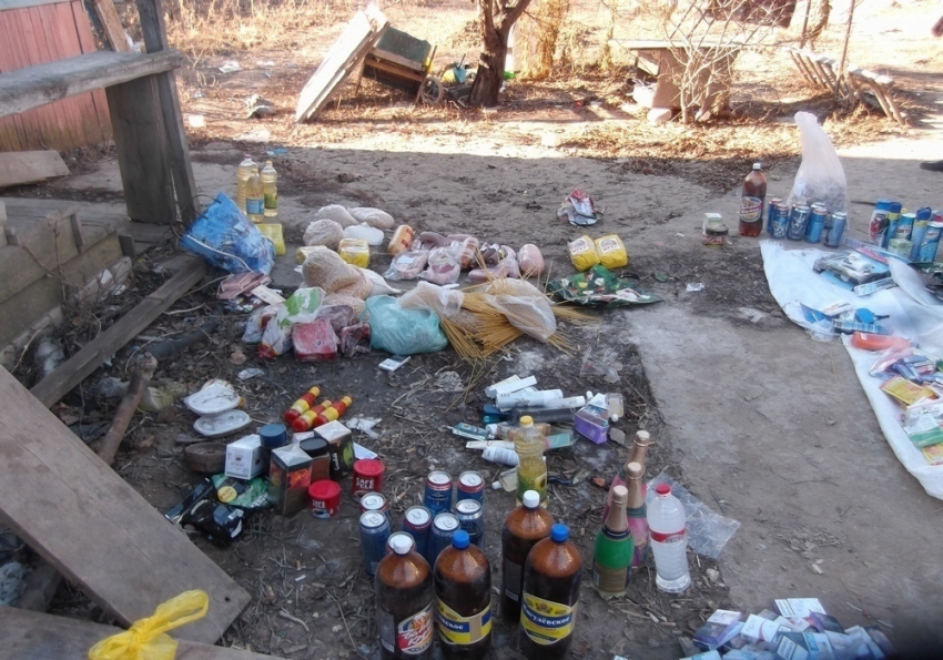 Под Волгоградом двое парней обокрали продуктовый магазин для новогоднего стола