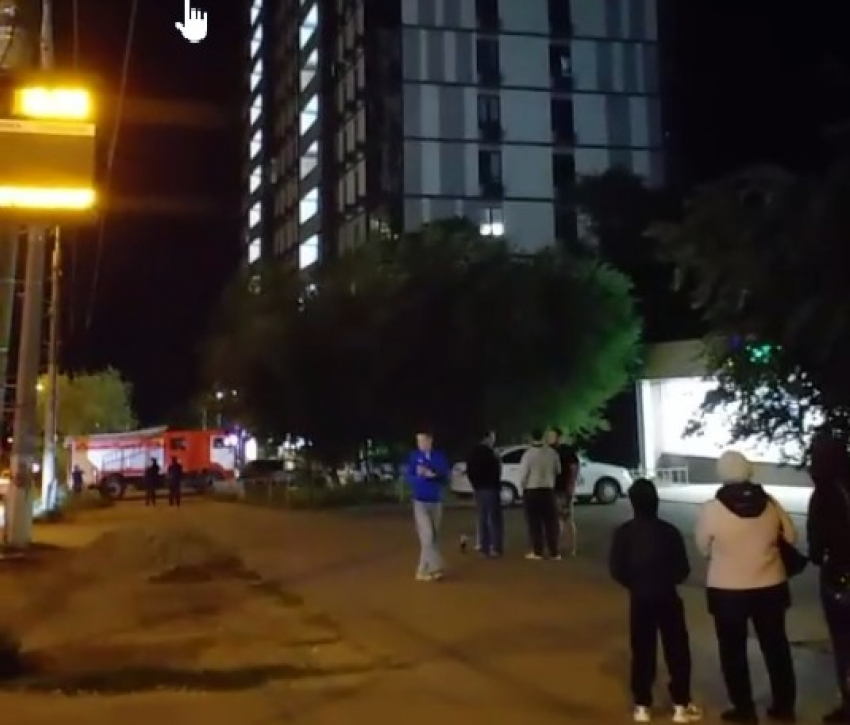 Обломки БПЛА рухнули на крышу 16-этажки на севере Волгограда