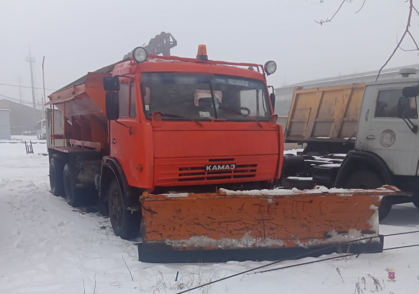 В Волгограде водитель снегоуборочной машины насмерть сбил пешехода 