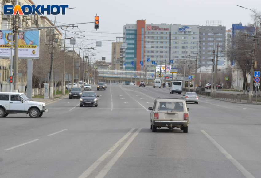 Цены на бензин заморозили в Волгограде 