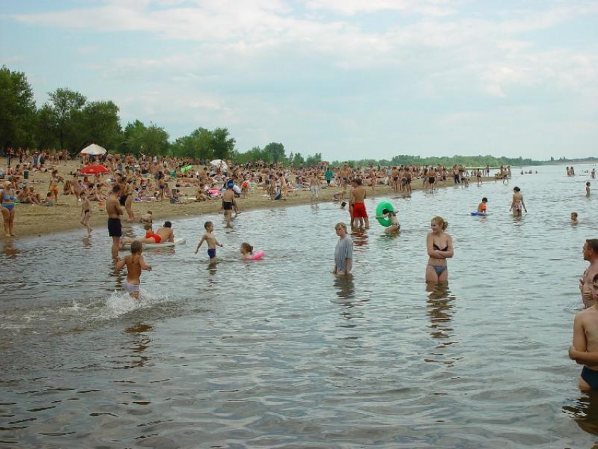 Самый экологически чистый пляж Волгограда открылся на Сарпинском