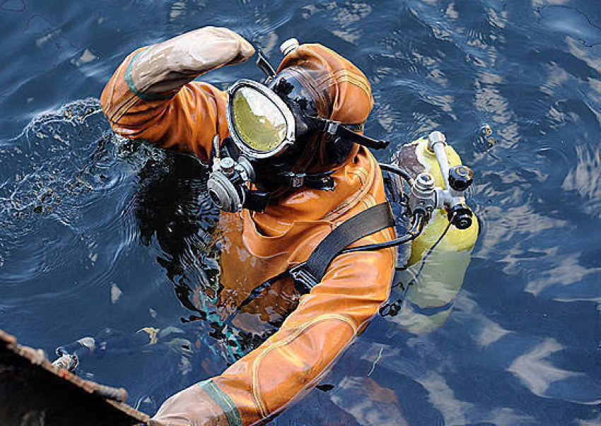 В Волгоградской области проходит подготовка 100 военных водолазов  