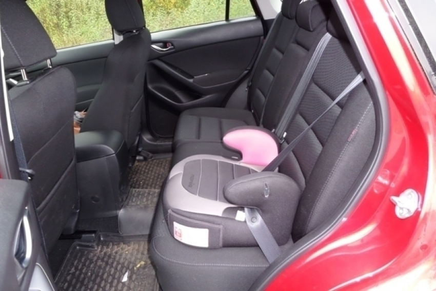 На юге Волгограда в ДТП Mazda и ВАЗ-2109 пострадала 7-летняя девочка