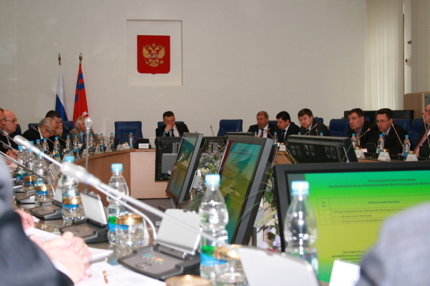 В Волгограде 65% дорог изношены и не соответствуют нормам