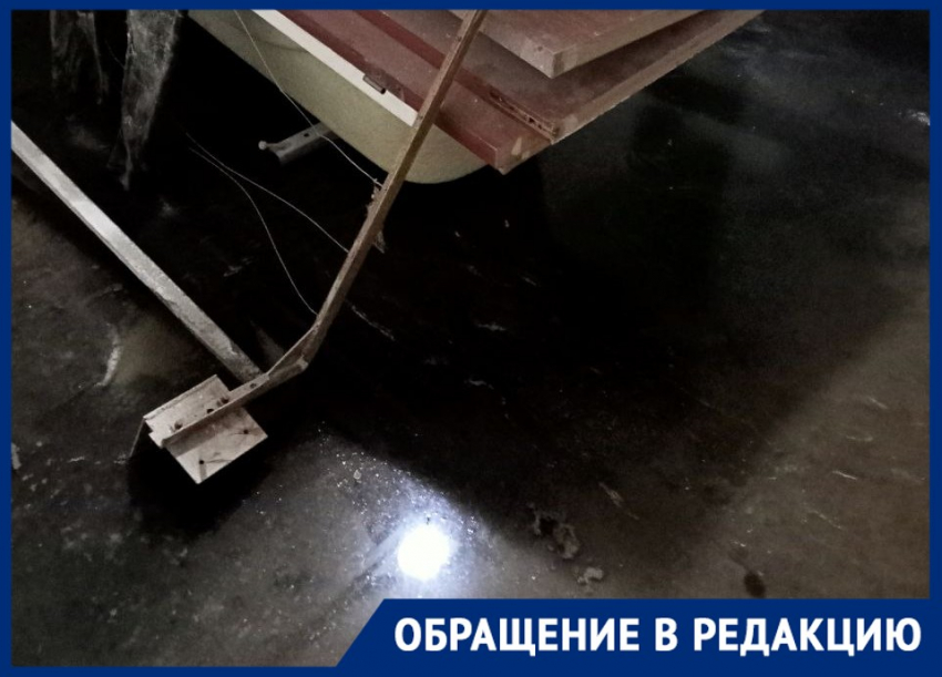 «Попугай умер, ребенок хрипит»: бомбоубежище затопило фекалиями в Волгограде