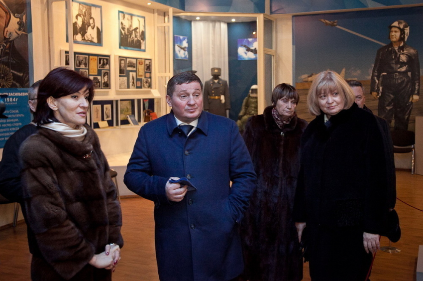 Губернатор Волгоградской области Андрей Бочаров велел отобрать историческое здание у чиновников и передать его музею