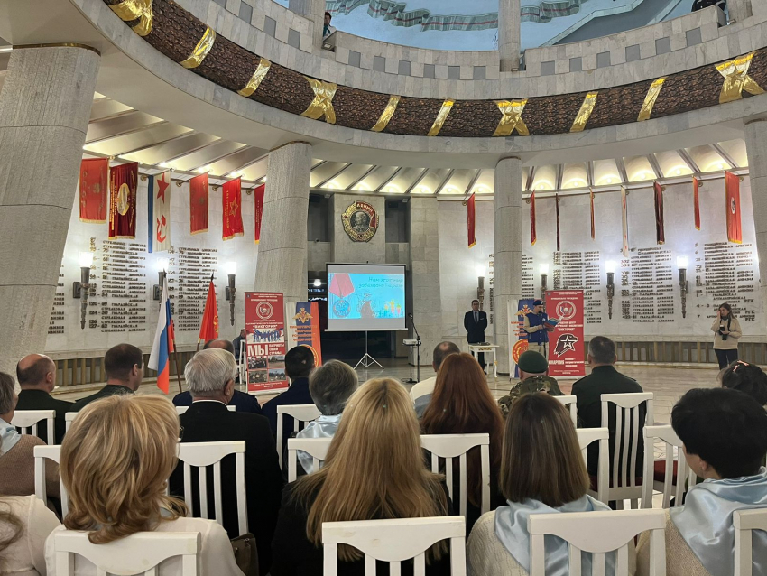 «Война - тяжелая и трудная работа»: добровольцев СВО наградили в Волгограде