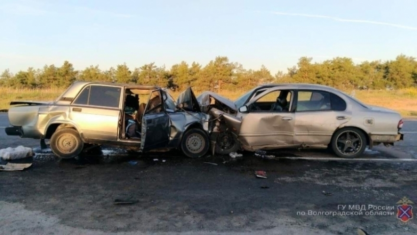 Очевидцев смертельного ДТП с Nissan и ВАЗ-2107 разыскивают в Волгограде