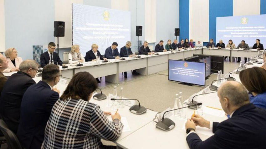 Масштабный ремонт учебных заведений и создание двух образовательных кластеров анонсировали в Волгограде