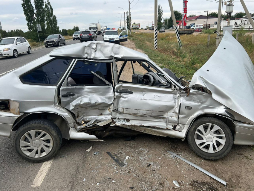 Залетевшему под КамАЗ азербайджанскому лихачу дали два года за смерть спутницы под Волгоградом