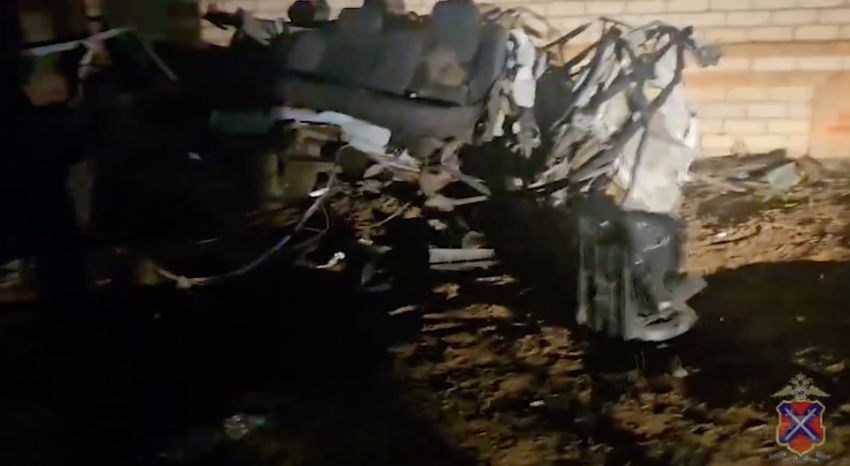 Подросток выжил в разорванной на две части иномарке под Волгоградом: шок-видео 