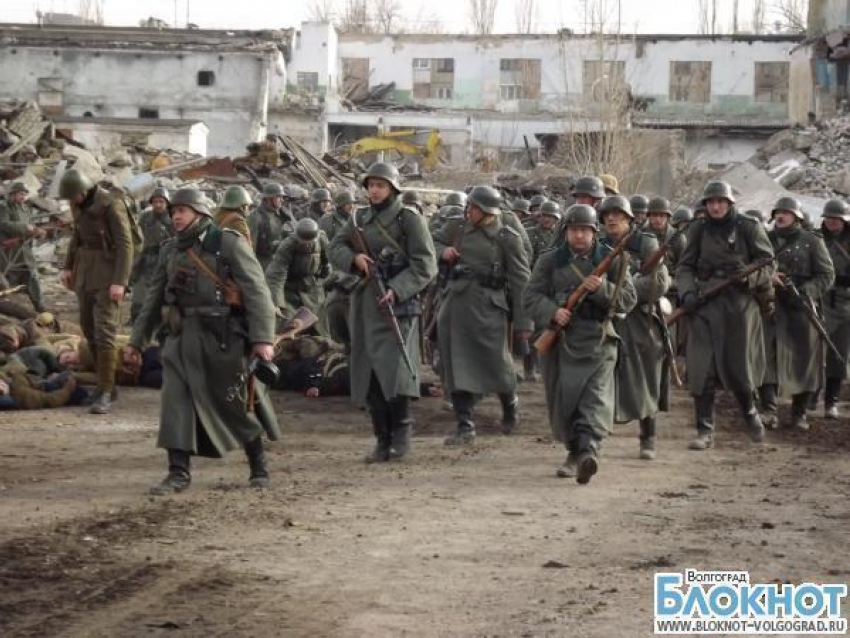 Волгоградцы записываются в добровольцы на защиту Сталинграда