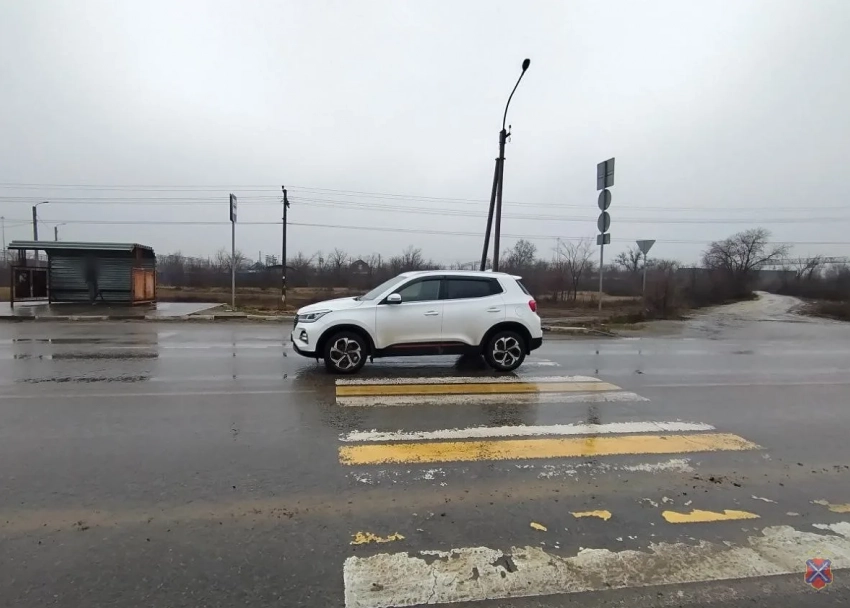 13-летнюю волгоградку сбила Chery Tiggo на переходе