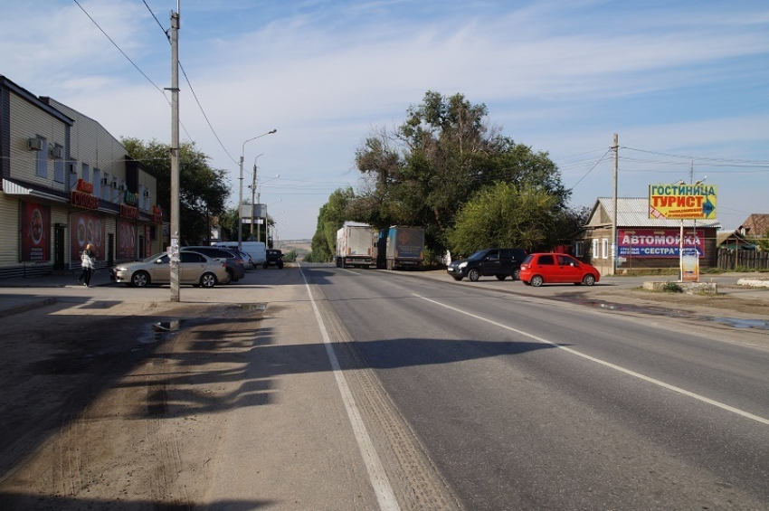 Водитель Daewoo Nexia разбился насмерть на трассе в Волгоградской области