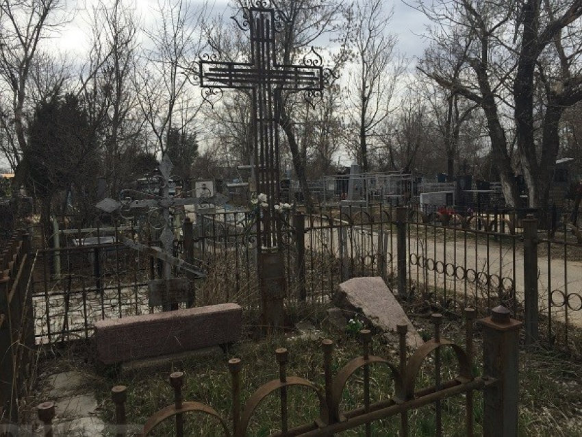 В Волгограде возобновятся экскурсии по кладбищу 