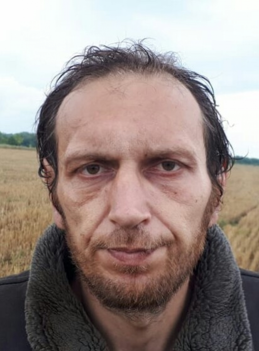 В Волгоградской области бесследно пропал 37-летний кареглазый мужчина 