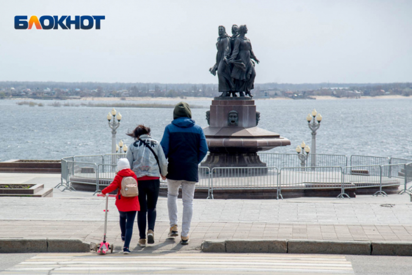 Волгоградские семьи заявили о готовности принять у себя сирот из ЛНР
