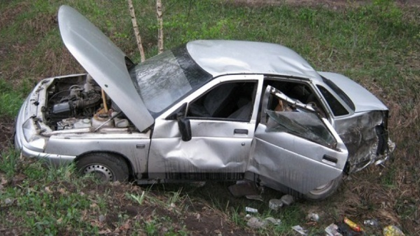 26-летний водитель без прав разбился на «Ладе» под Волгоградом