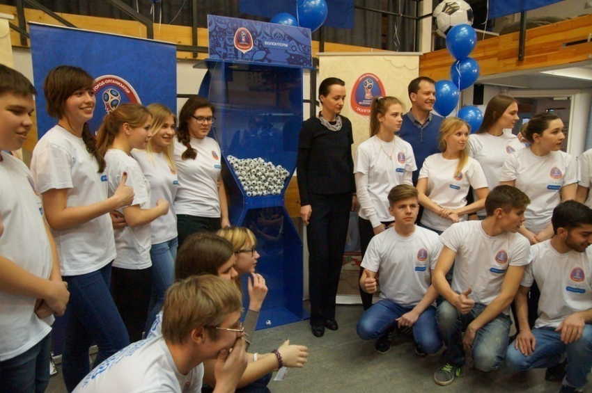 Елена Слесаренко приняла участие в открытии «Футбольных часов» в Волгограде