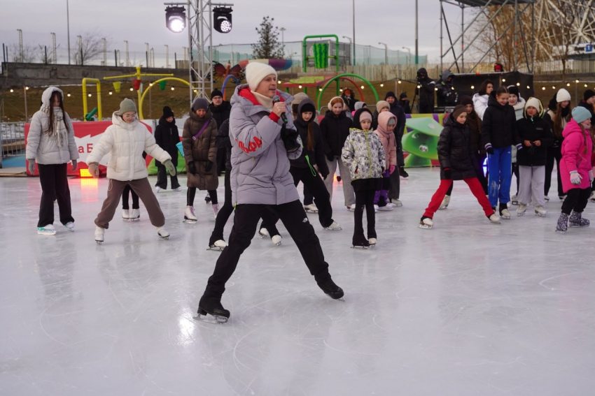 Олимпийский чемпион Максим Маринин дал мастер-класс в волгоградском ЦПКиО