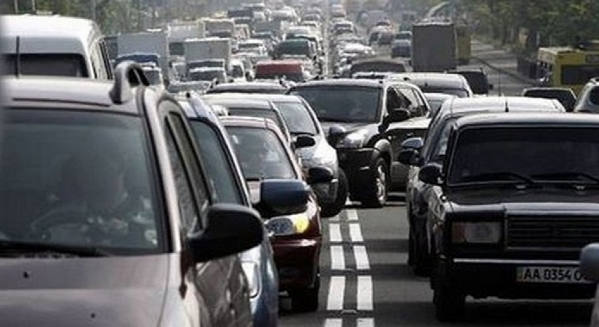 Утренние пробки в Волгограде: «стоит» Землячки и Жукова