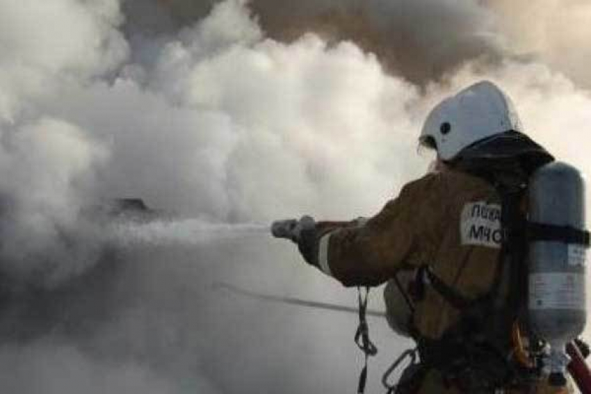 Неосторожное использование электроприбора закончилось эвакуацией 18 жителей Волгоградской области