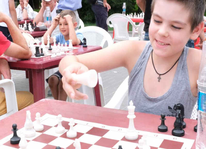 Гигантские шахматы и повсюду столы: волгоградцев зовут на бесплатный турнир