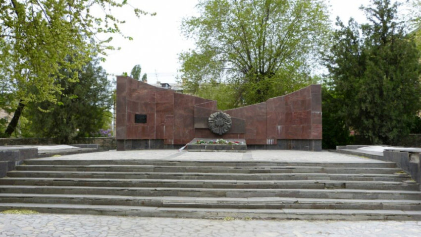 "Зато названию «Сталинград» ремонт без надобности": в Волгограде не нашлось желающих восстановить памятники ВОВ