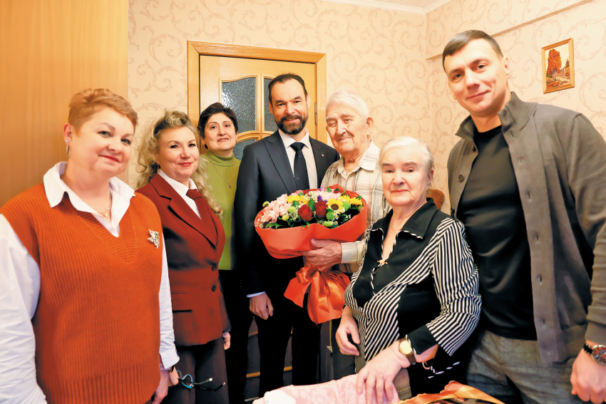  «Красный октябрь» поздравил со 100-летием ветерана труда завода Виктора Ивановича Богданова