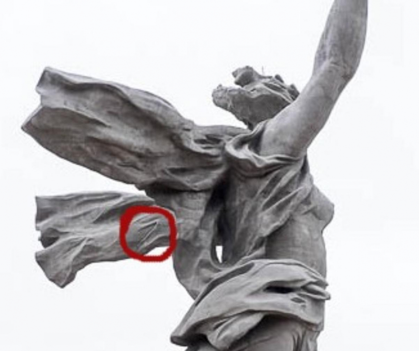 Символ Z нашли на легендарной «Родине-матери» в Волгограде