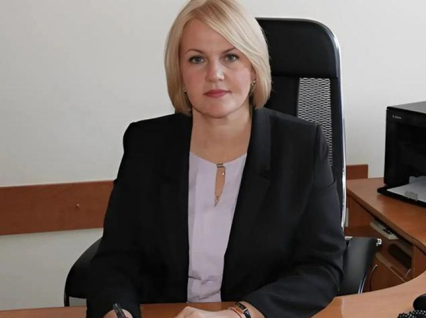 Власть сменилась в районе Волгоградской области — красавица-блондинка сдала пост