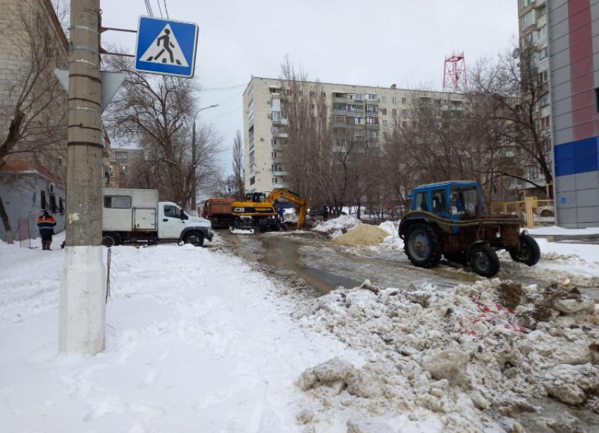  Автомобилистам в Волгограде перекрыли улицу Двинскую