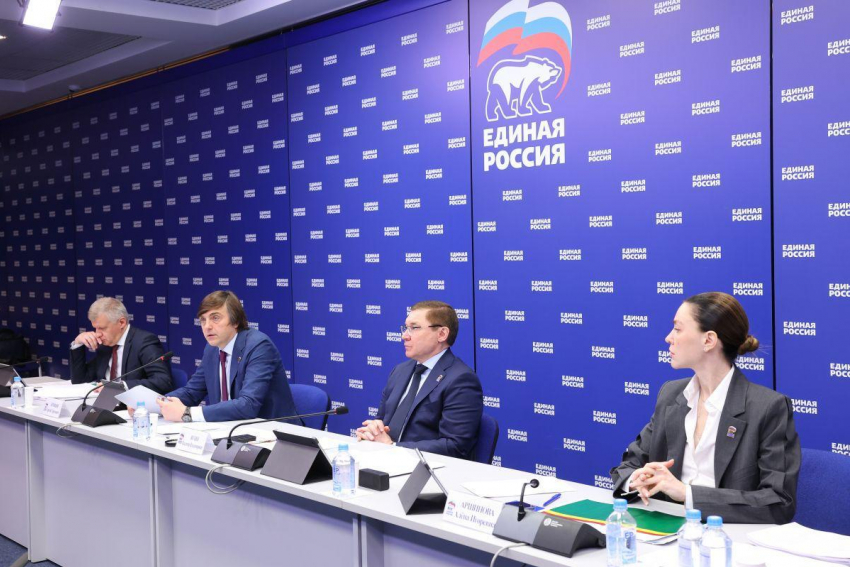 «Единая Россия» привлечет родителей для контроля работ по капремонту и строительству школ