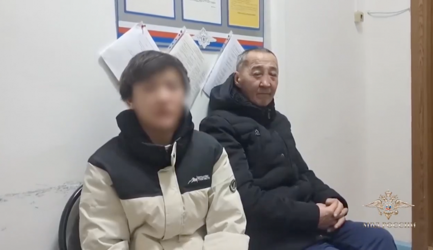 Волгоградский полицейский спас подростка из снежного плена 