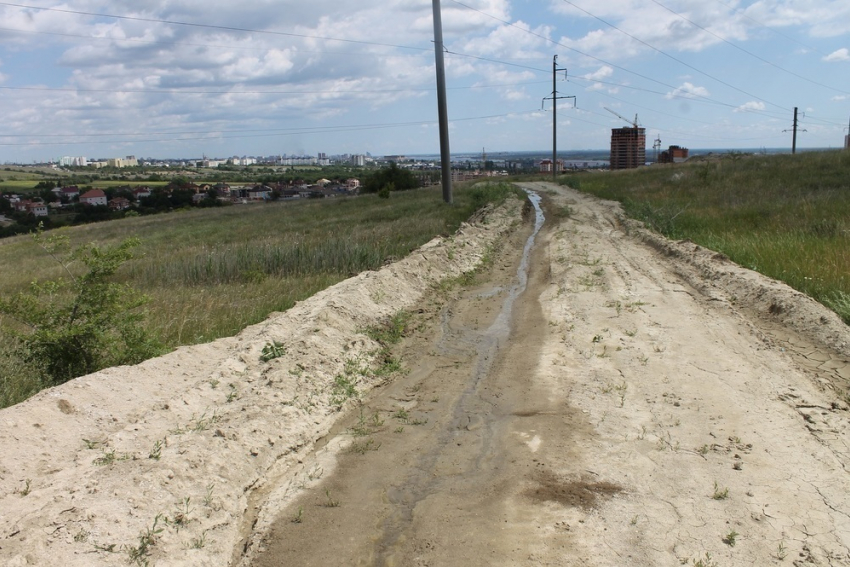 Фекальные стоки из хосписа топят территорию природного парка на юге Волгограда