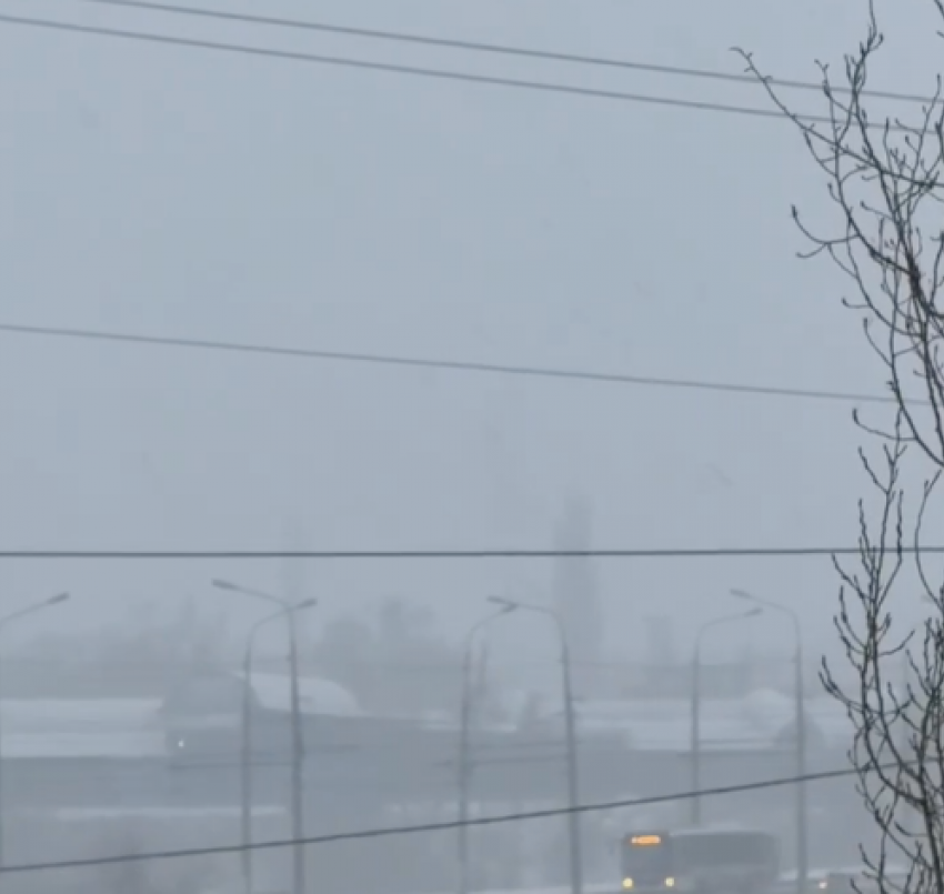 Сильнейший снегодождь обрушился на Волгоград на сутки 