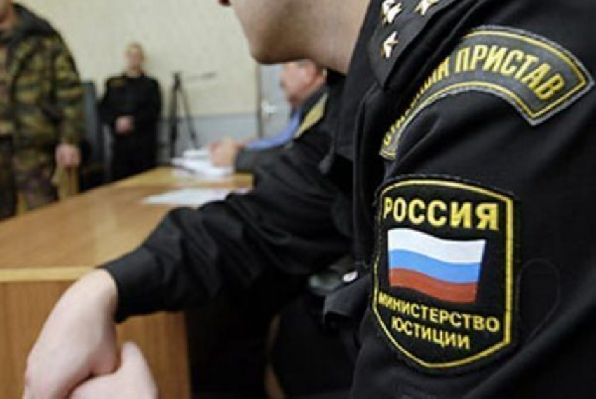 В центре Волгограда у должника арестовали всю бытовую технику 