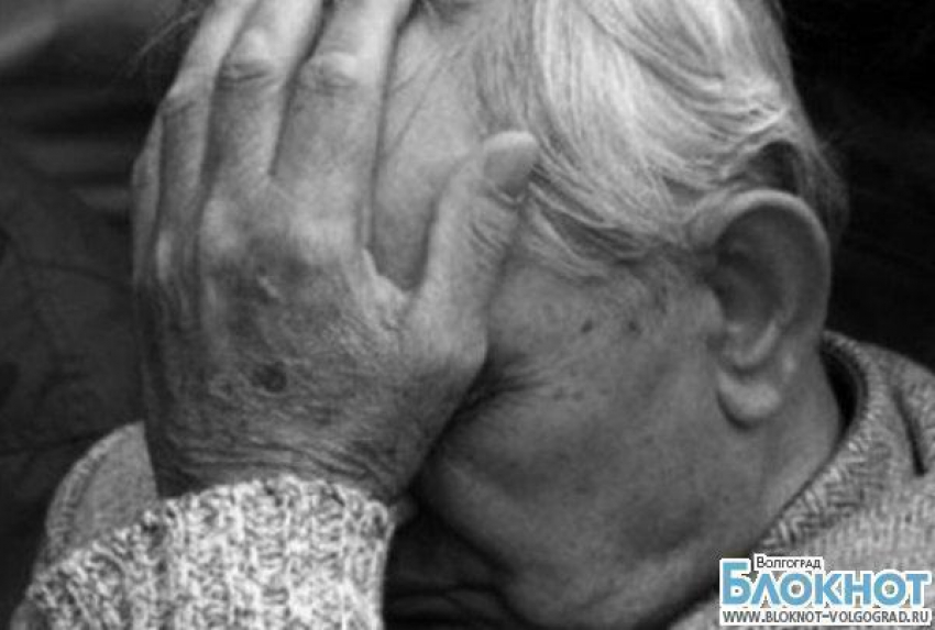 В Волжском избили 74-летнего пенсионера