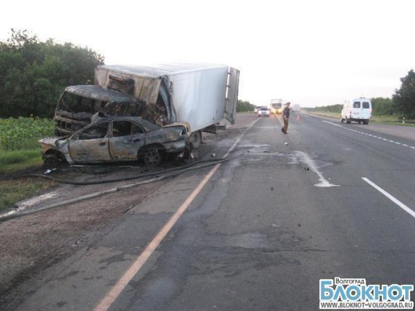 В ДТП под Волгоградом погибла семья из четырех человек