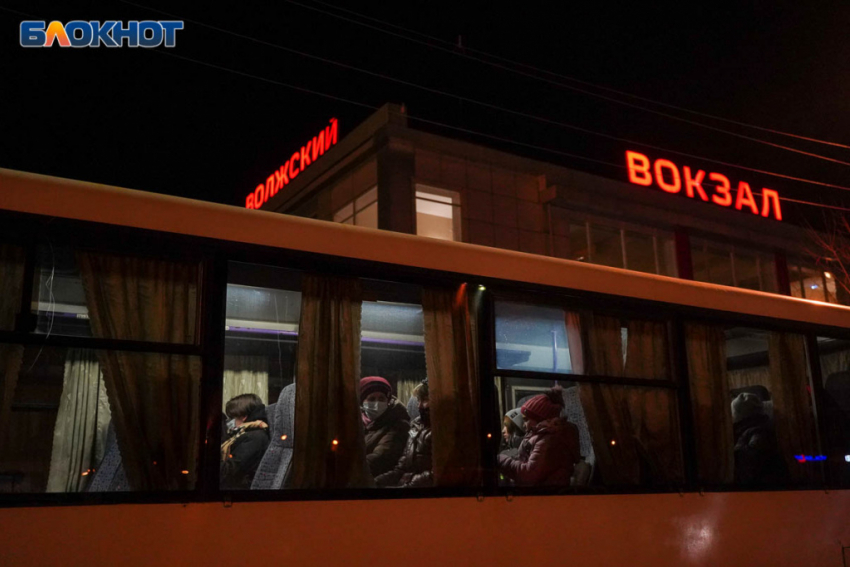 Волгоградские бюджетники признались, что не готовы по принуждению перечислить дневной заработок в фонд помощи беженцам