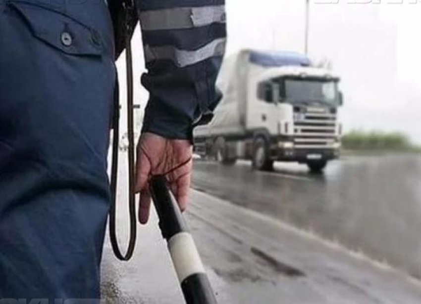 Автобус из Волгограда сломался на трассе в Воронежской области